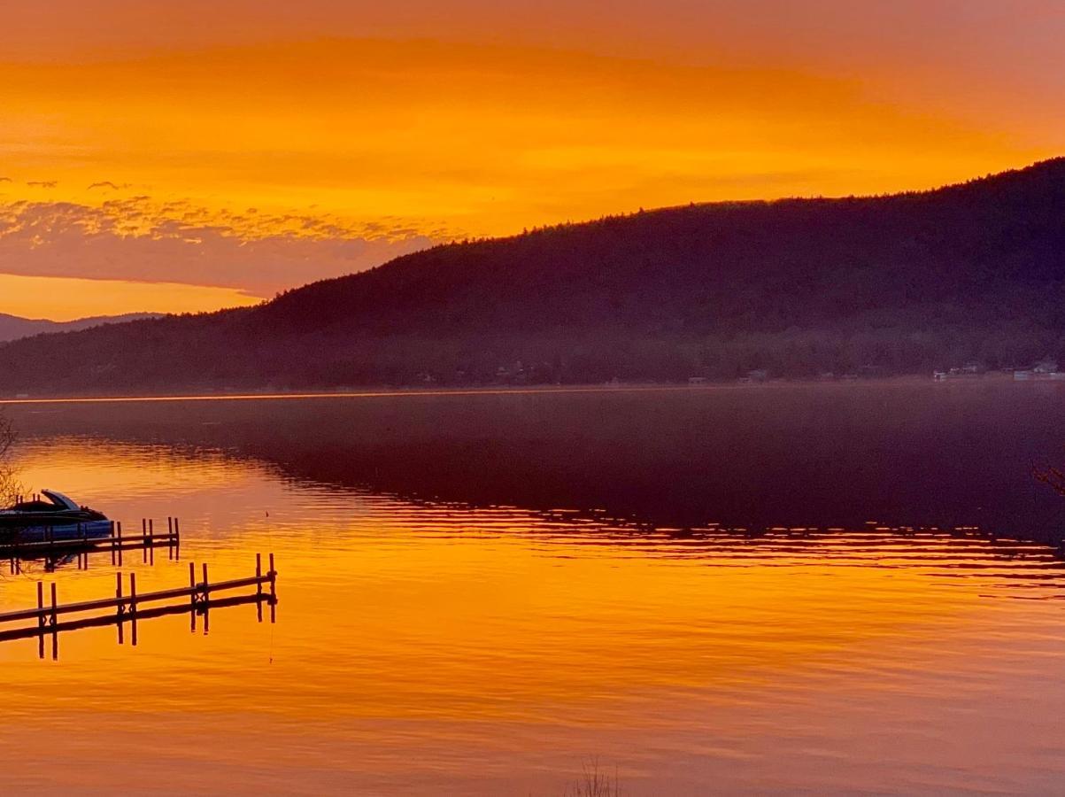 The Sundowner On Lac George Extérieur photo